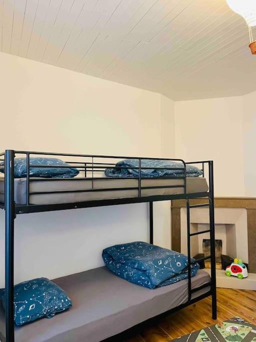 Agreable Maison De Village Avec Balcon Roiffieux Kültér fotó