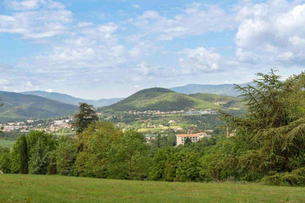 Agreable Maison De Village Avec Balcon Roiffieux Kültér fotó
